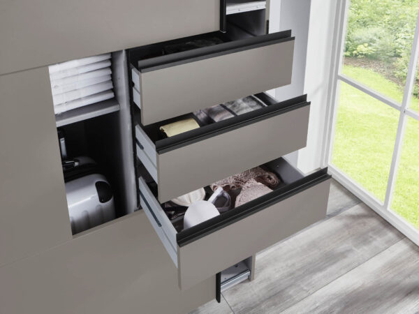 Alternative view of Schwebetürenschrank SAIGON – Eleganz trifft Funktionalität