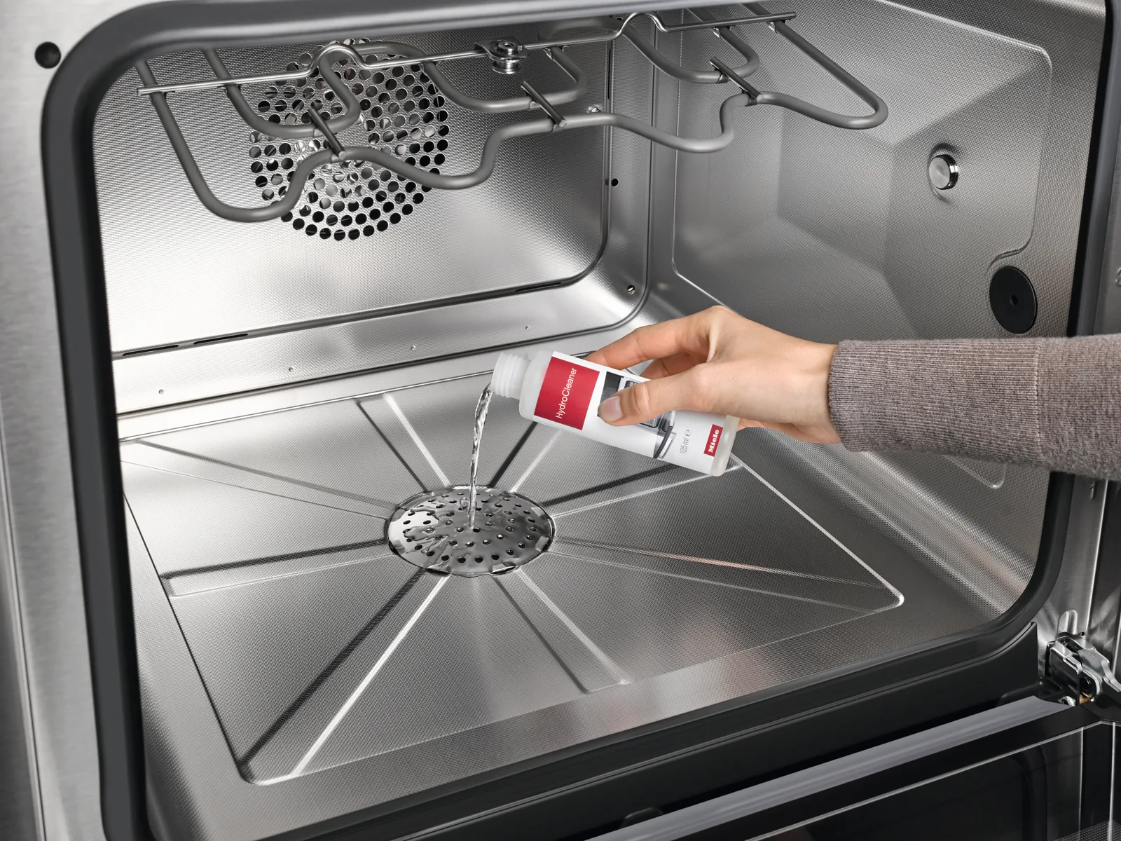 miele-backofen-pflegekomfort-hydrocleaner