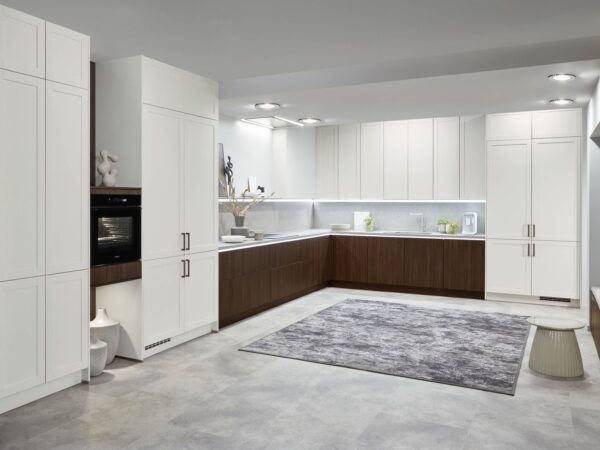 Nobilia Frame L-Küche Weiß mit Rahmenfront und Unterschränken in Nussbaum Milano